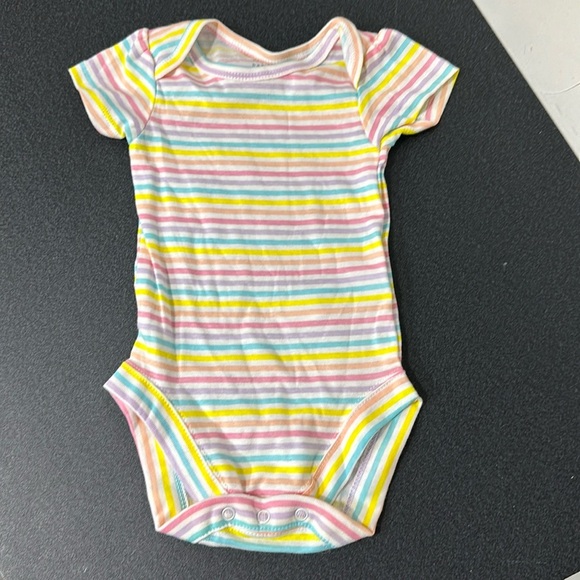 Bundles onesie - Picture 1 of 2